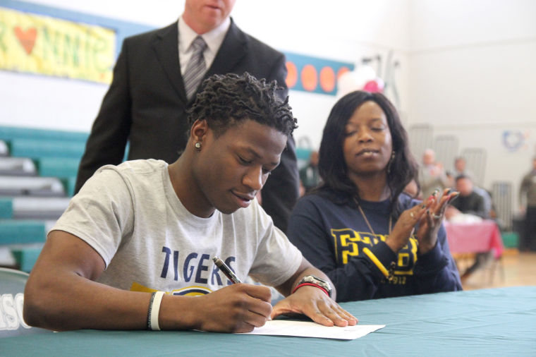 Ellison National Signing Day